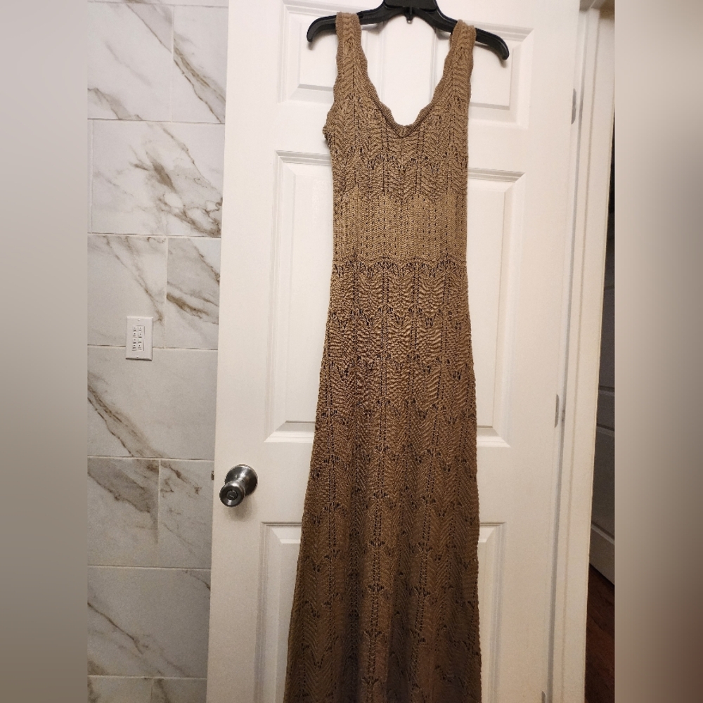Luxely Wilder Sleeveless V-Neck Knit Midi Scalloped Hem Summer Dresses - Picture 6 of 13